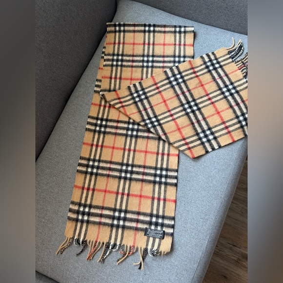 Vintage Burberry's Classic Long Beige Nova Check Cashmere Wool Neck Scarf - Picture 5 of 9